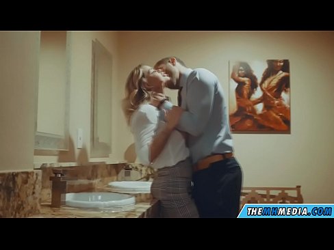 ❤️ Kur një bjonde me bukë ju josh në një banjë publike ️ Porno në sq.moresexmovies.ru ️❤